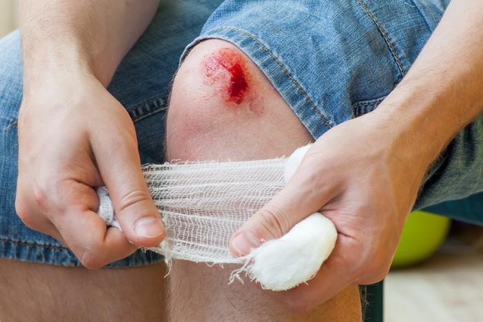 https://aldiwa.net/wp-content/uploads/2020/12/wound-on-the-knee-being-treated.jpg